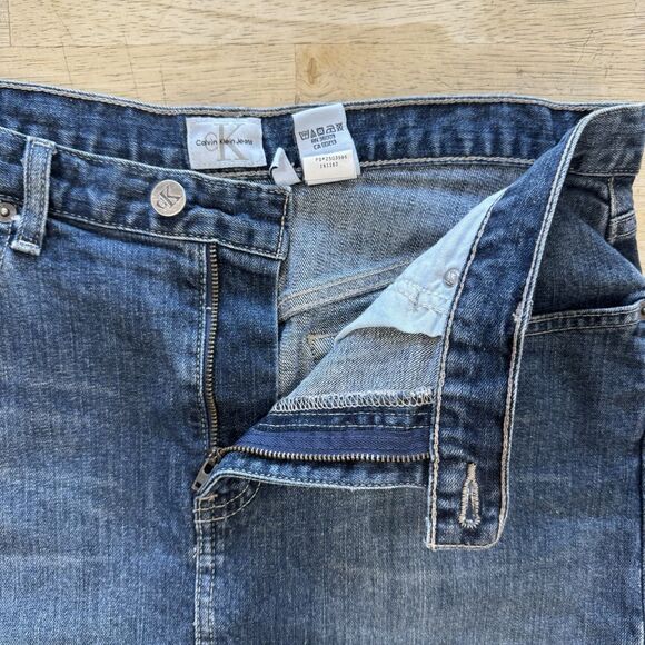 Calvin Klein Vtg. Y2k Denim Pencil Skirt Women's Size 10 Pockets Front Slit EUC - Picture 4 of 13